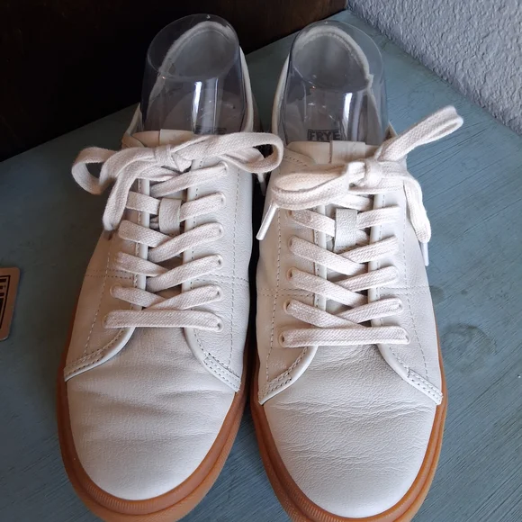 ๐ Frye Gia Low Ivory Leather Gumsole Sneakers Sz. 10 EUC - Picture 3 of 12